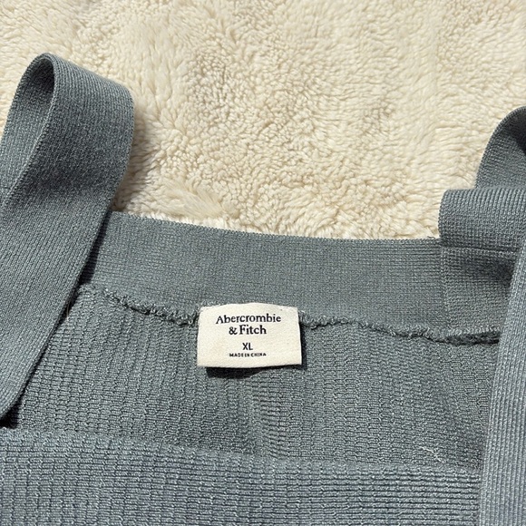 Abercrombie & Fitch Ribbed Knit Sweetheart Neck Cropped Tank Top | | Size XL - Picture 3 of 7